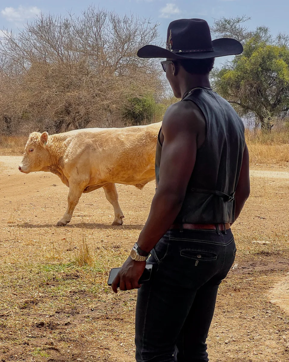 Crew-ready large livestock booking operations